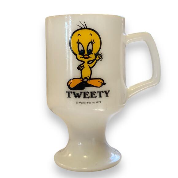 Vintage 1975 White Tweety Bird Mariott Great American Milk Glass Pedestal Mug - Picture 1 of 12